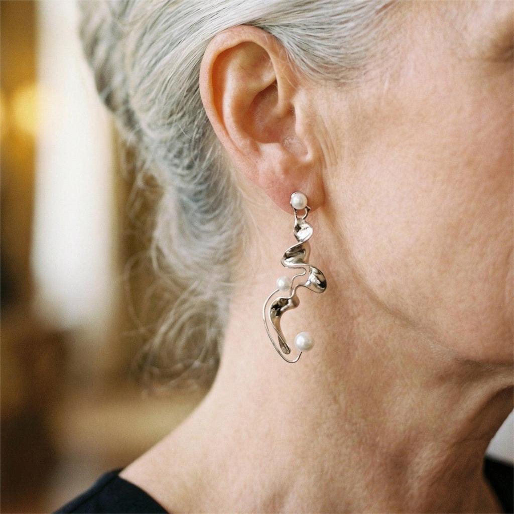 Abstract Vintage Earrings in White Gold with Pearls