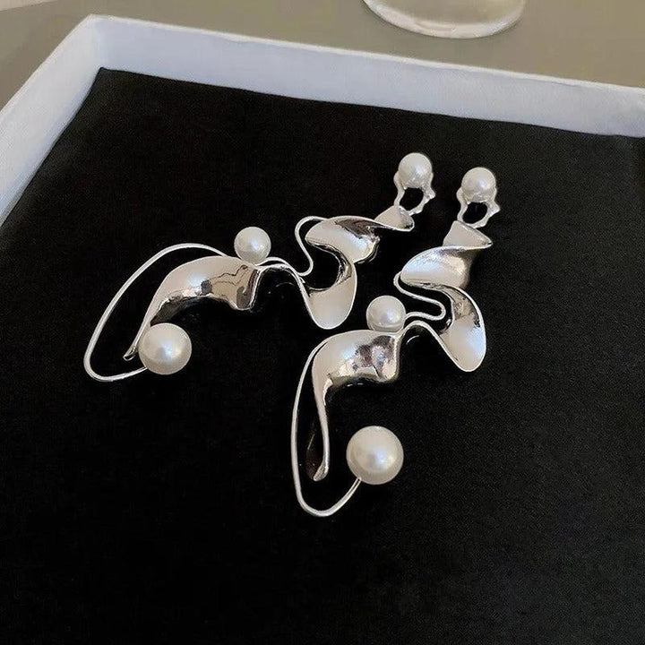 Abstract Vintage Earrings in White Gold with Pearls