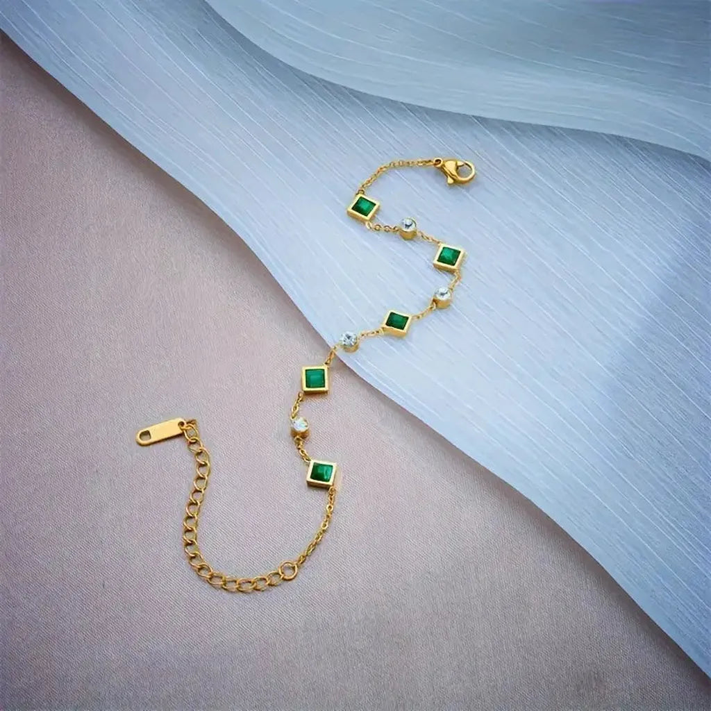 Karolina Bracelet with Emerald