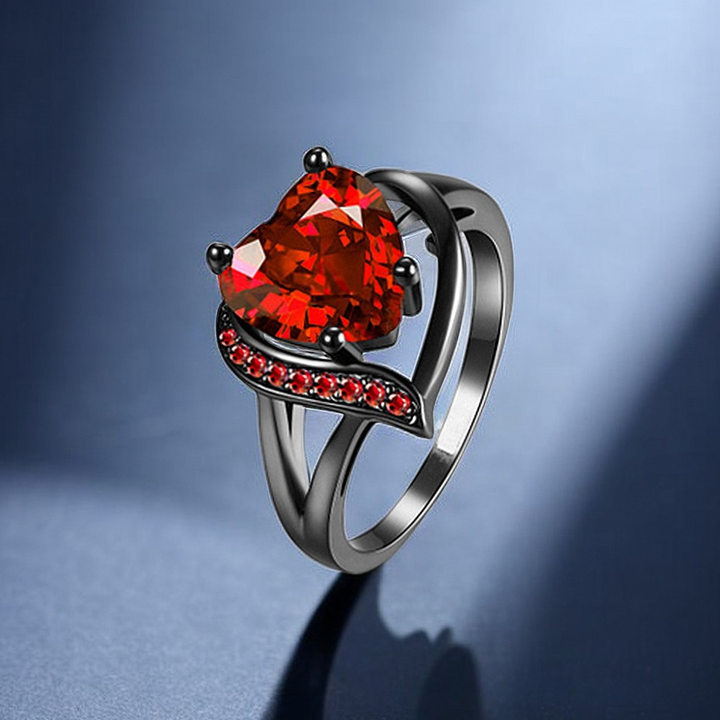 Calindra Rosethorne Ring | Black Surface