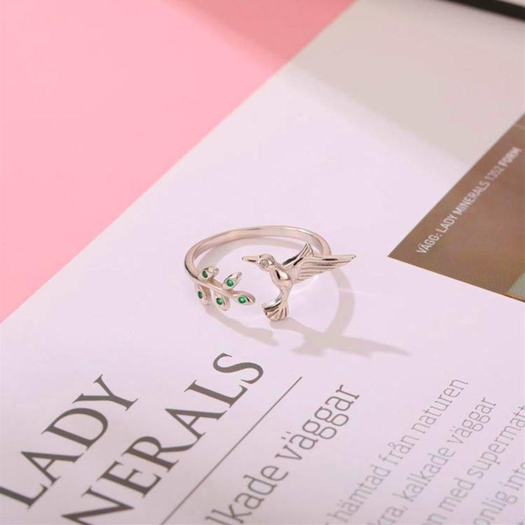 Chameleon Ring with Green Diamonds in White Gold