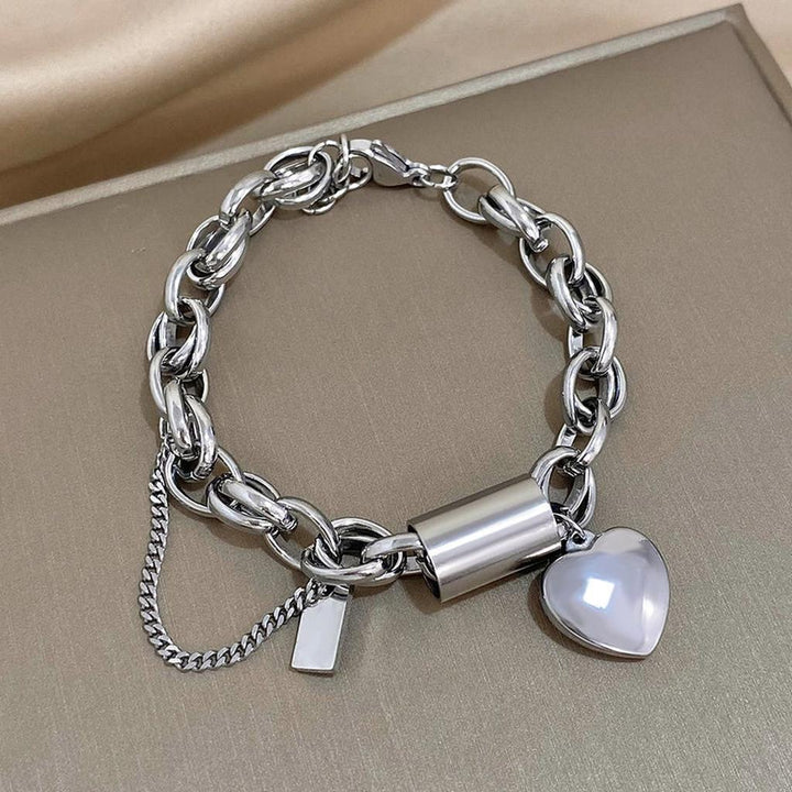 Thick Bracelet in Gold