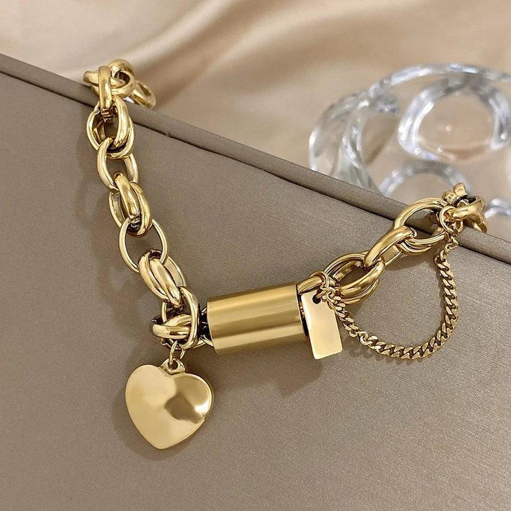 Thick Bracelet in Gold