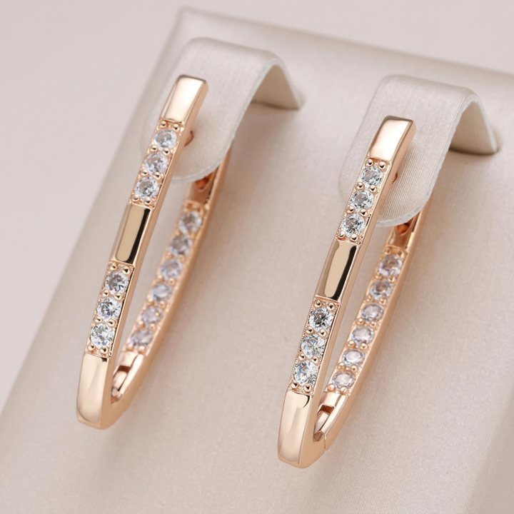 Elegant Diamond Earrings in Gold