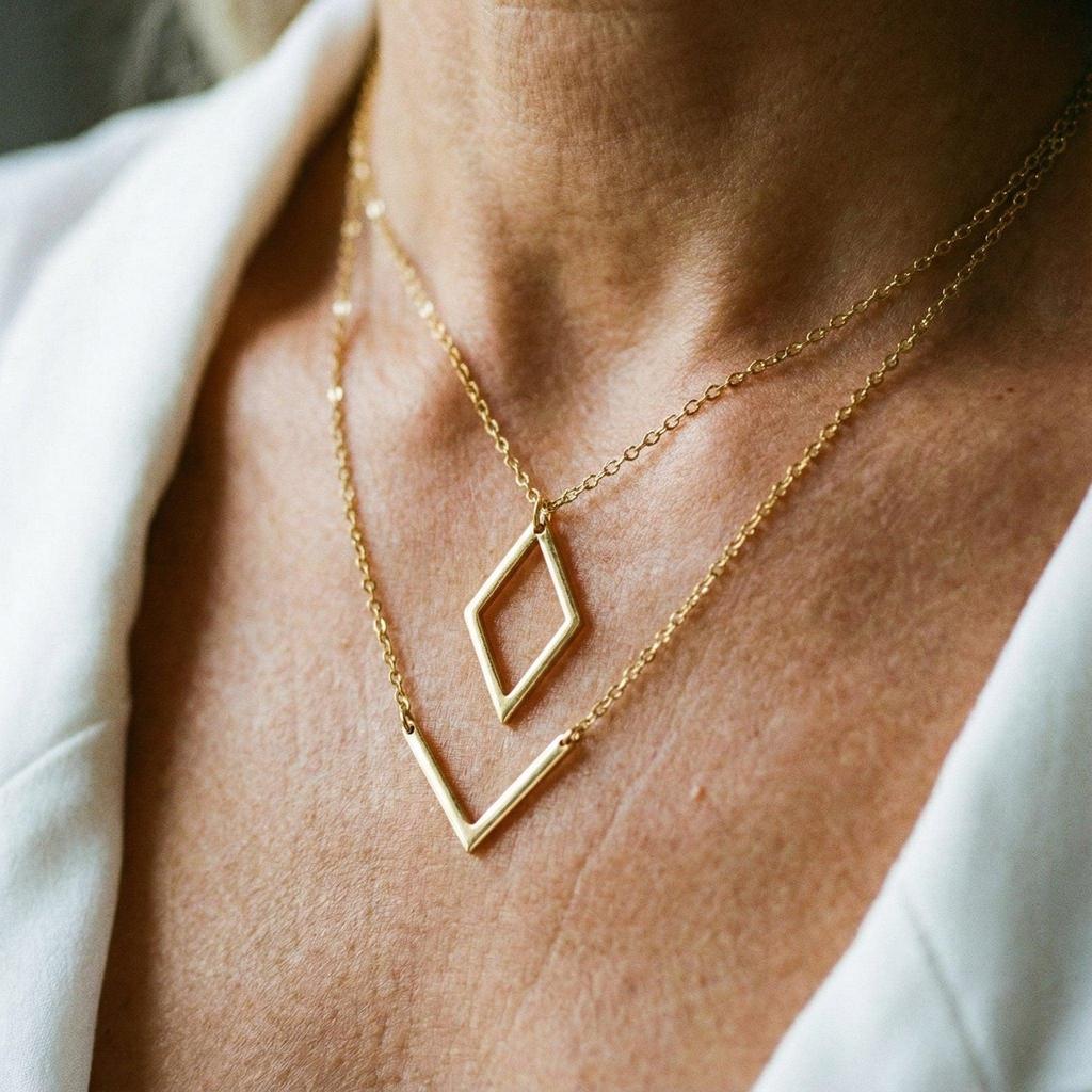 Elegant Necklace with Geometric V-Shaped Pendant