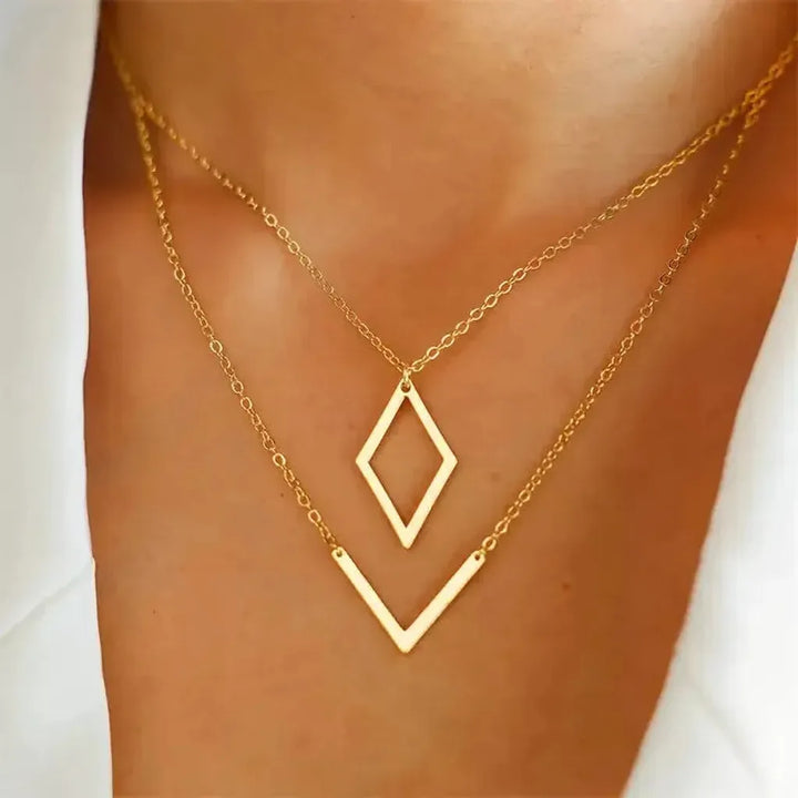 Elegant Necklace with Geometric V-Shaped Pendant