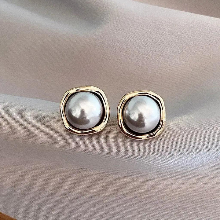 Elegant Earrings Made from Black Pearl