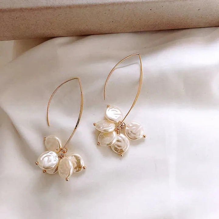 Elegant Earrings with Pearl and Crystal