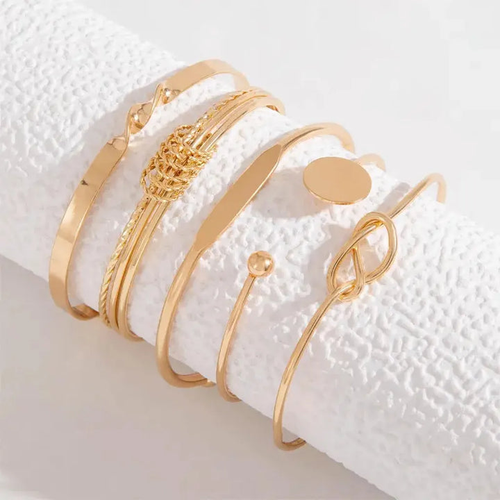 Elegant Jewellery Set with Knot