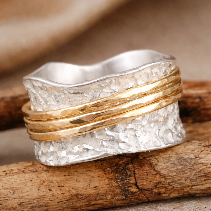 Fine Vintage Ring in Gold and White Gold