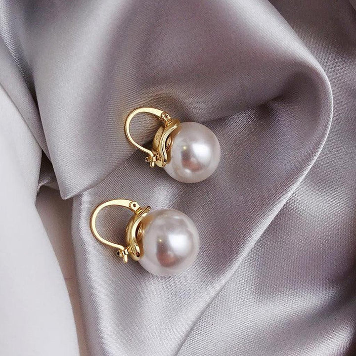 Fat Earrings with Daisies in Gold