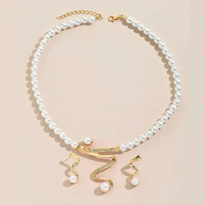 Gift Set of Natural Pearls: Necklace and Earrings