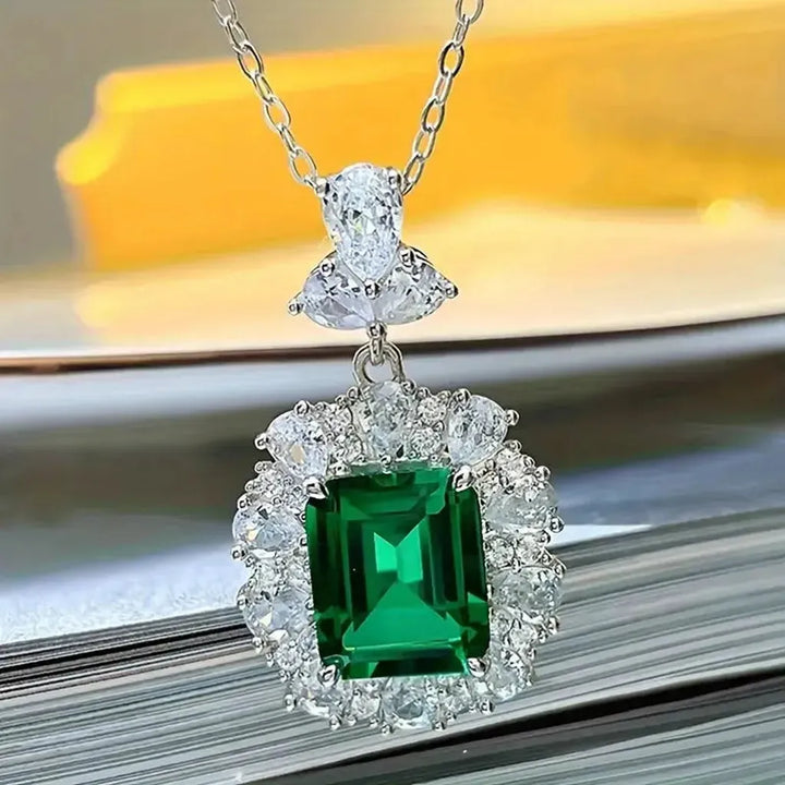 Gisela Necklace Gemstone Emerald