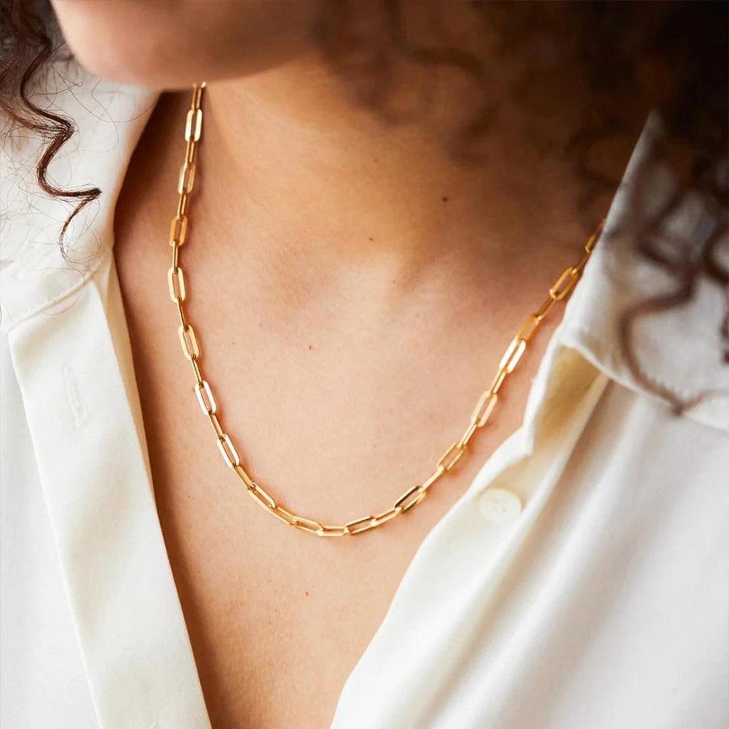Golden Necklace with Classic Chain