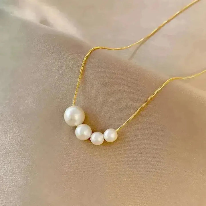 Golden Necklace with Sweet Pearls