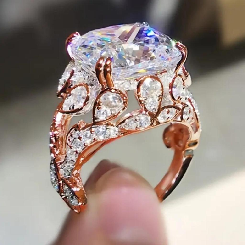 Golden Vintage Ring with Glass Stone