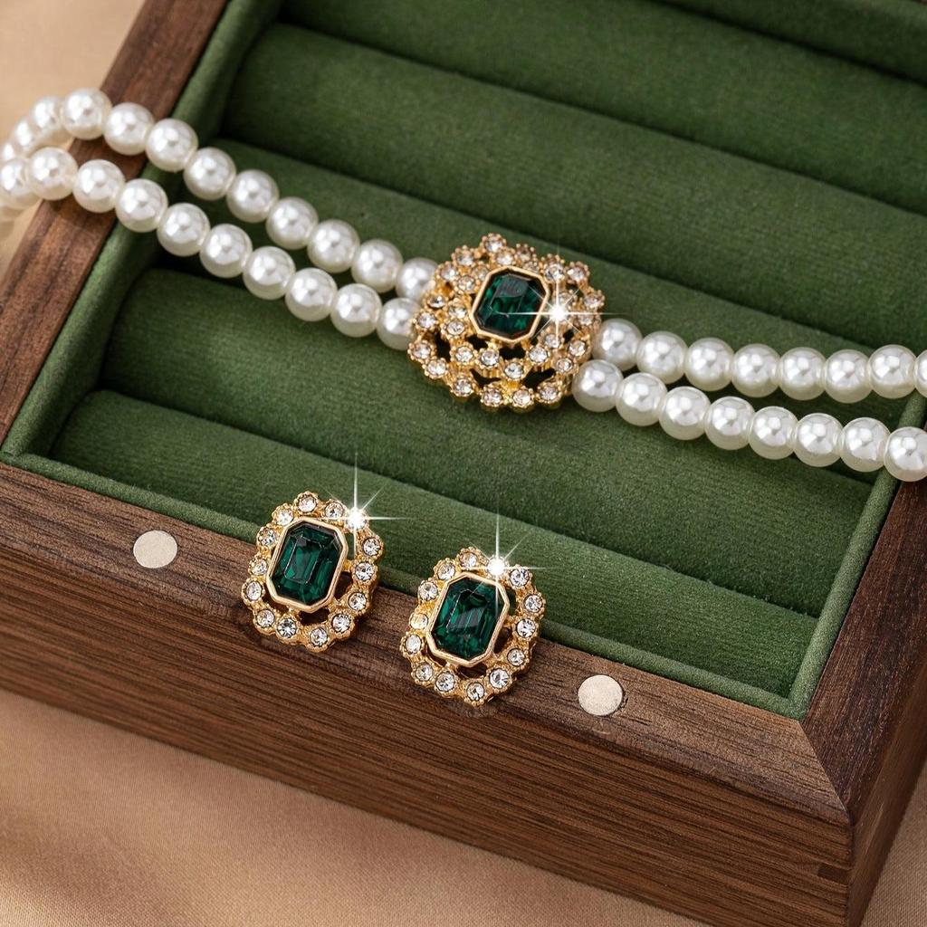 Golden Jewellery Set Thamyris