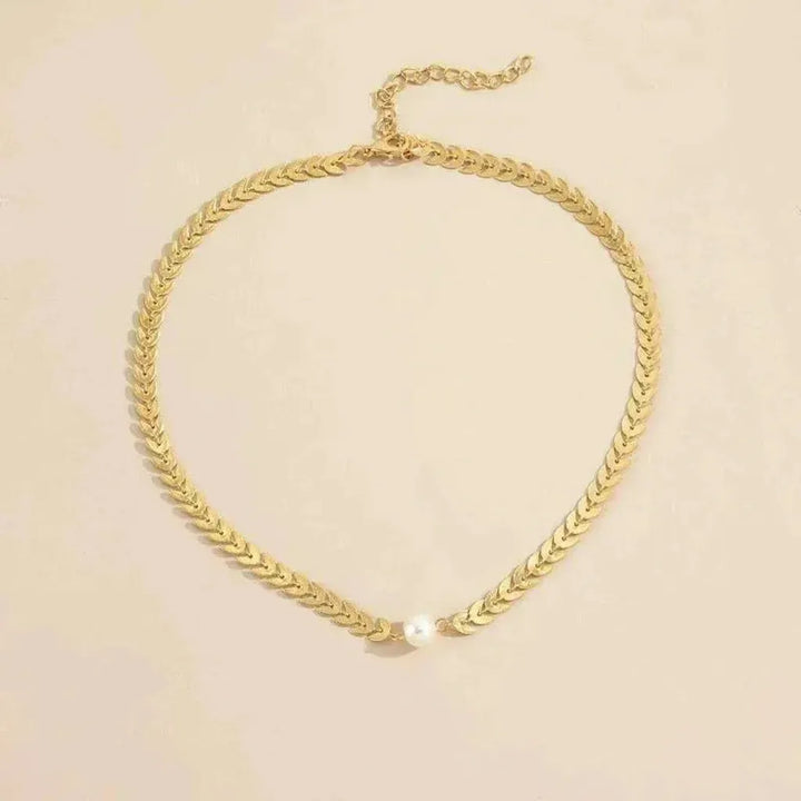 Greek Necklace with Pearl in Gold