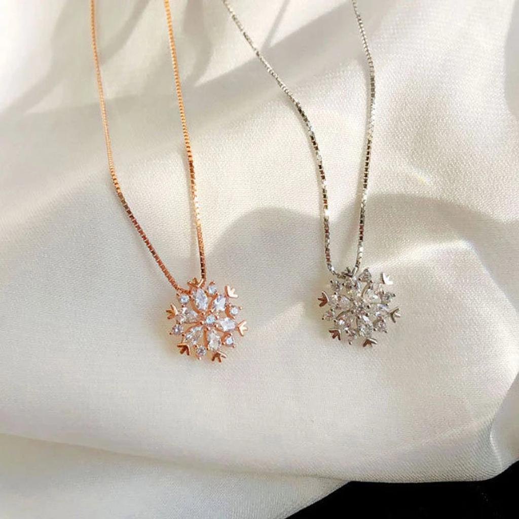 Crystal Necklace with Shimmering Snow in Gold and White Gold
