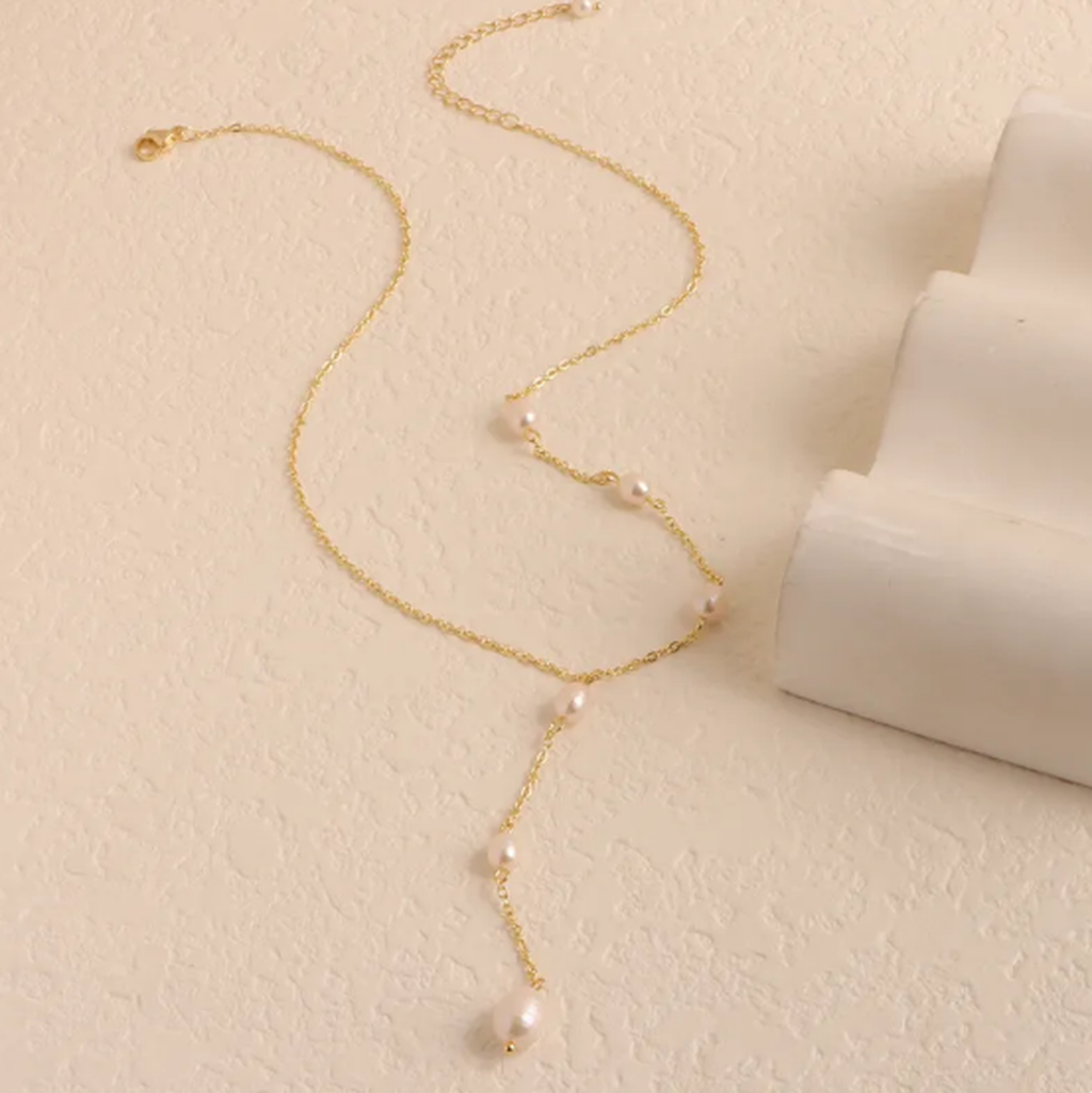 White Gold Necklace with Freshwater Pearls