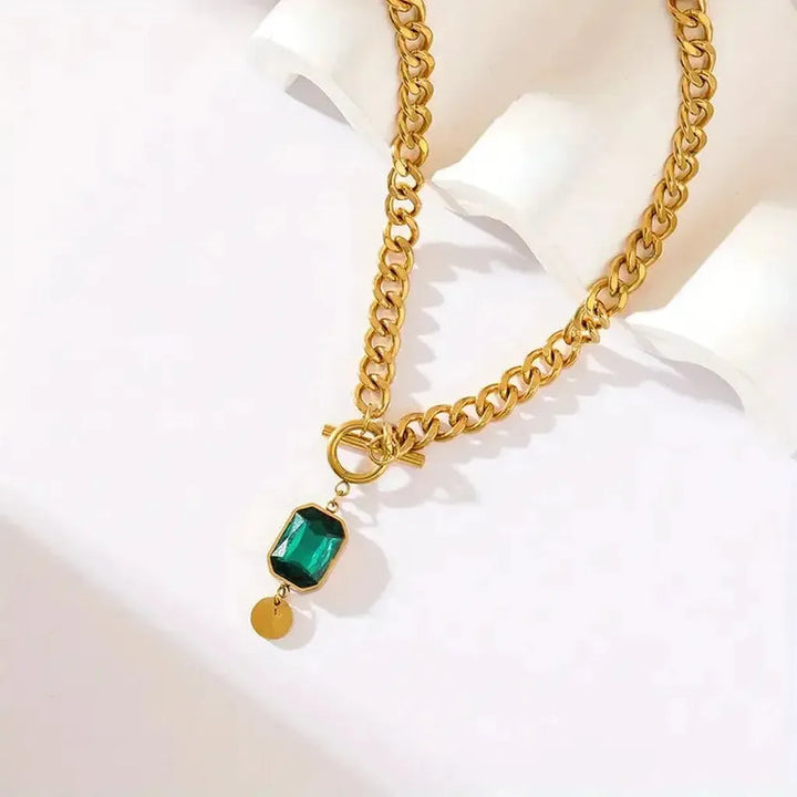 Necklace with Large Chain and Emerald Pendant | Gold