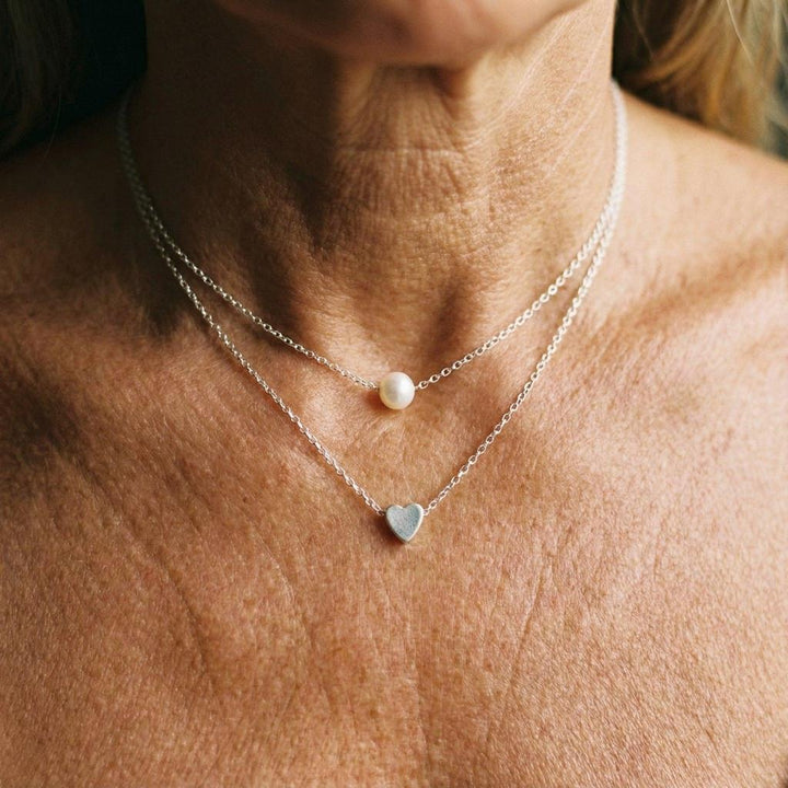 Necklace with Heart in White Gold and Daisies