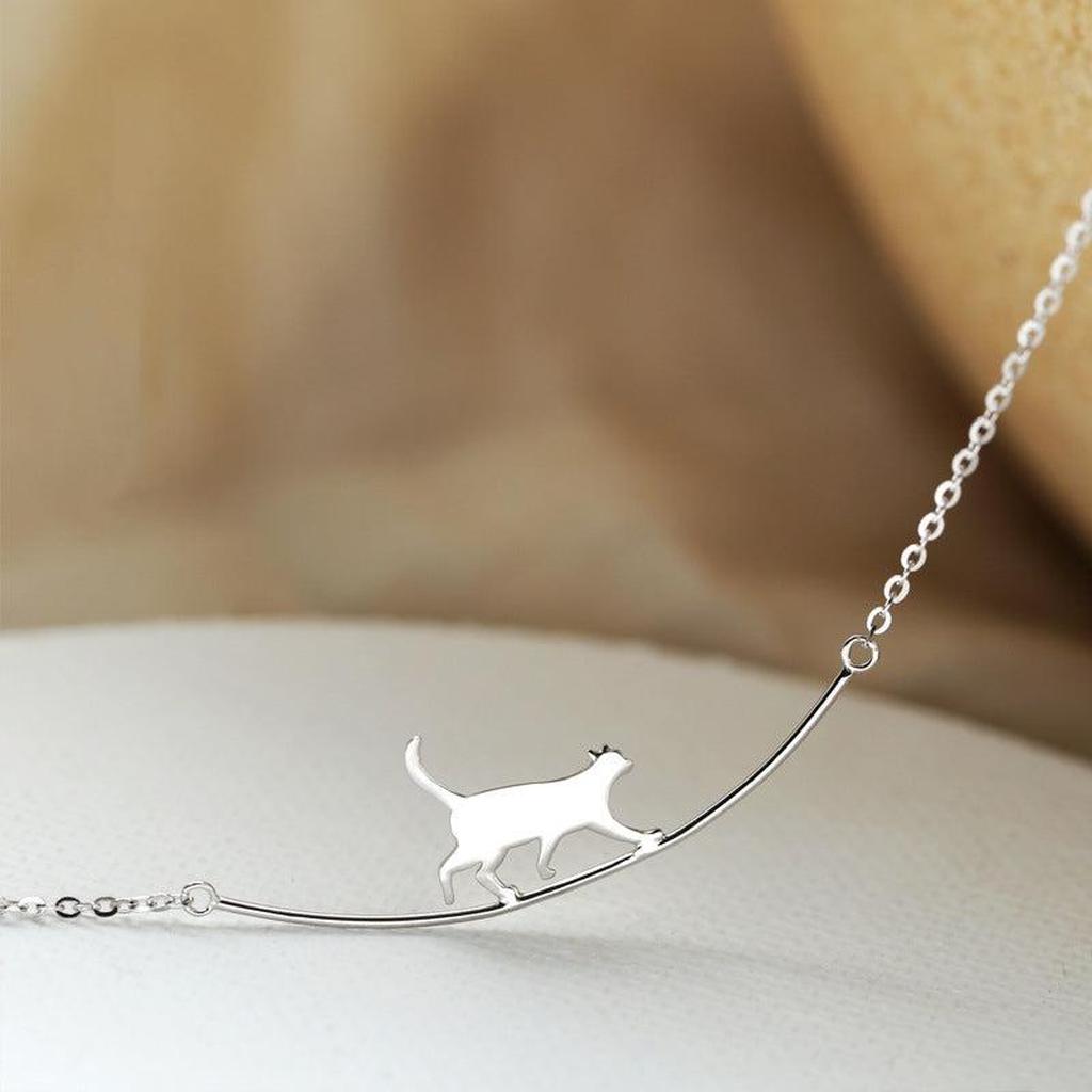 Necklace with Climbing Cat in White Gold
