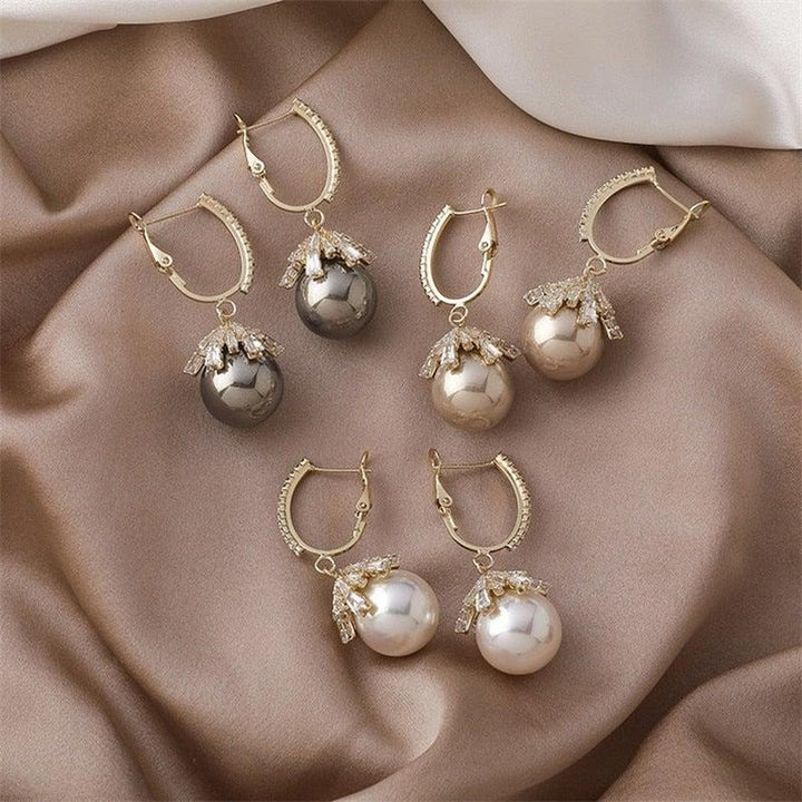 Hanging Earrings with Pearls