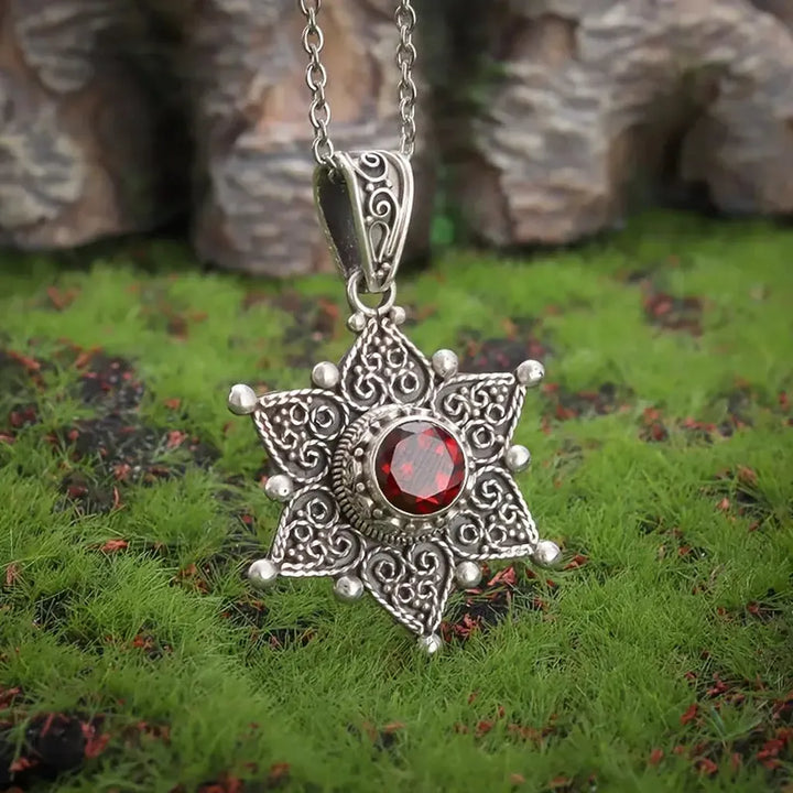 Jessindra Carmalyth Necklace | White Gold