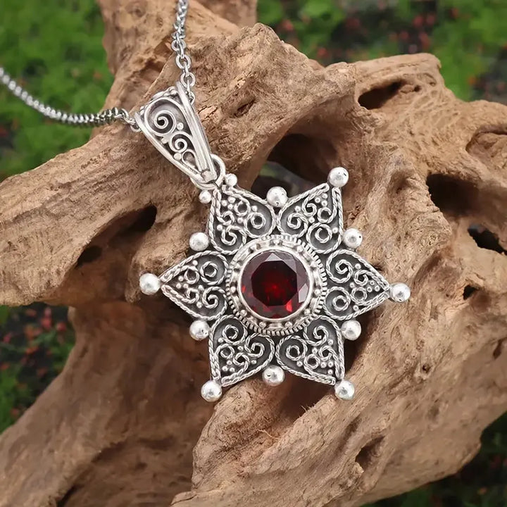 Jessindra Carmalyth Necklace | White Gold