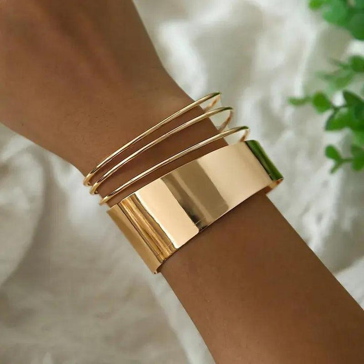 Classic Retro Bracelet in Gold Colour