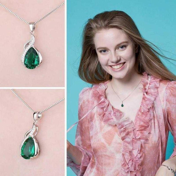 Leonias Necklace with Emerald Stone