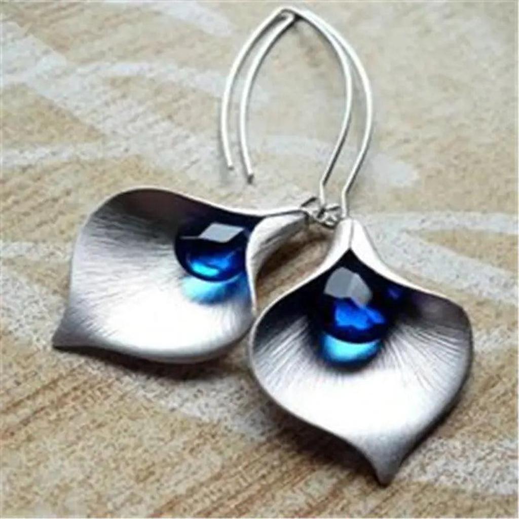 Lotus Earrings in White Gold