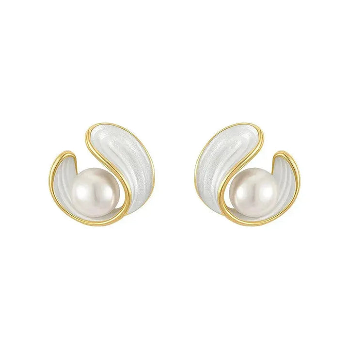 Luxurious Drop Earrings with White Opal and Pearls in Gold
