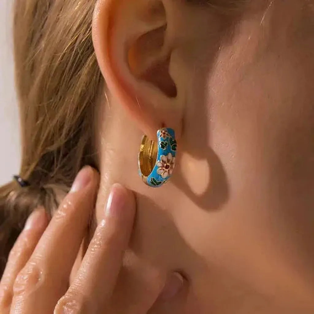 Luxurious Black Flower Earrings