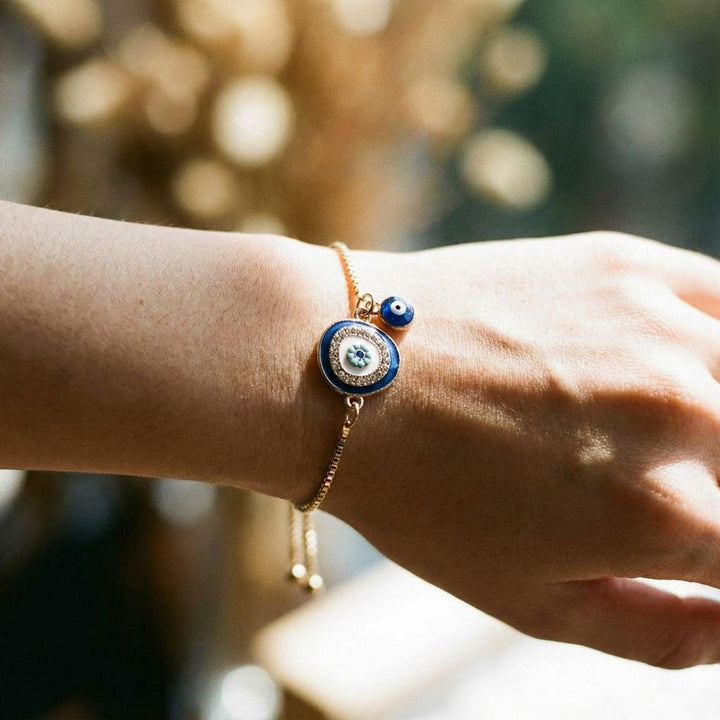Luxurious Bracelet with the Eye of the Gorgon
