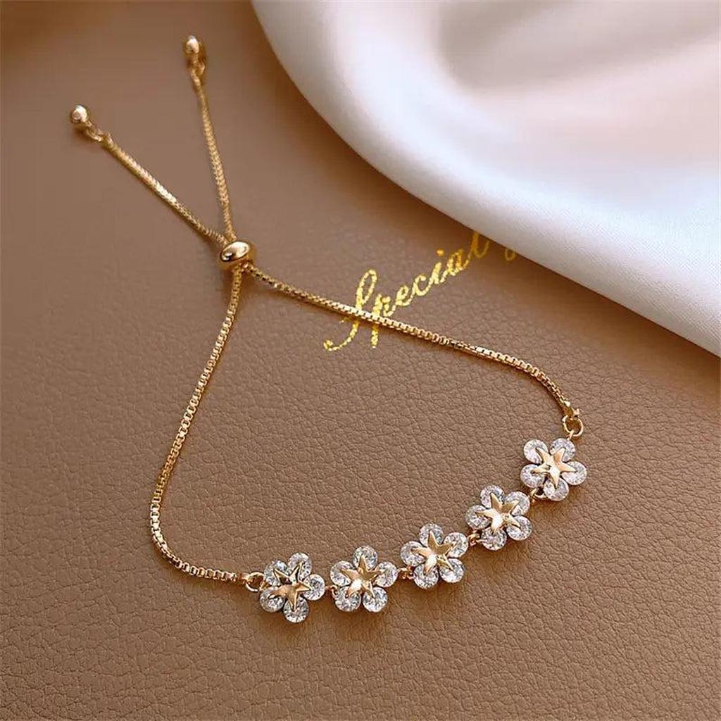Daisy Bracelet in Crystal Gold