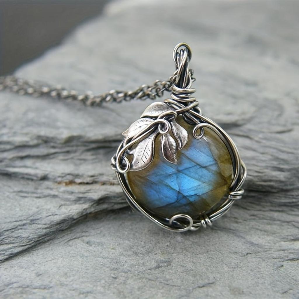 Maria Necklace with Moonstone