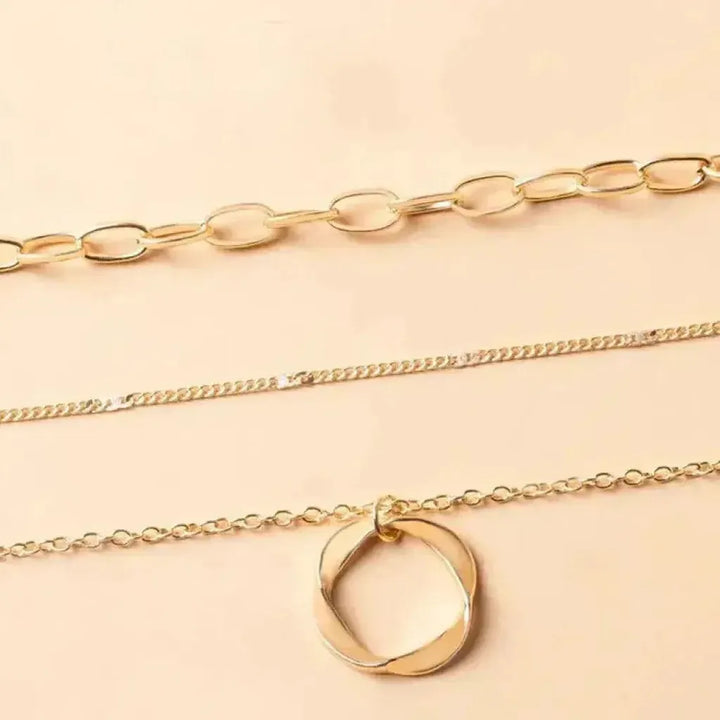 Multi-layered Retro Chain with Golden Pendant