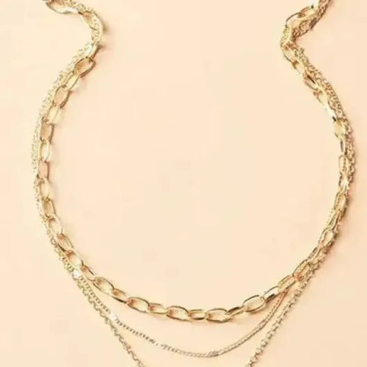 Multi-layered Retro Chain with Golden Pendant