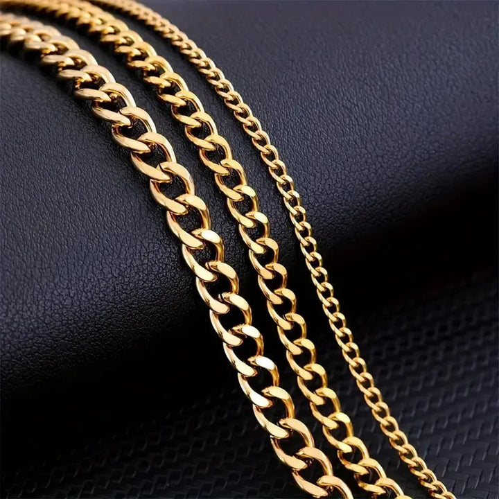 Minimalist Necklace with Curb Chain for Men
