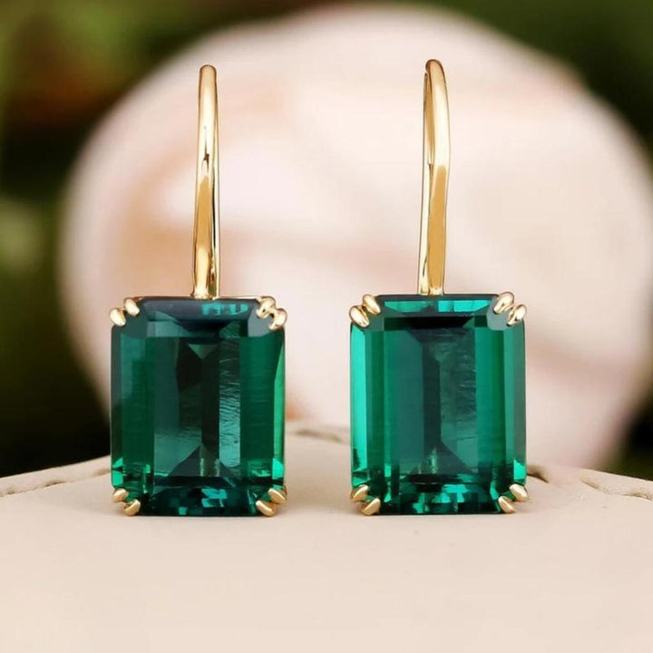 Mila Earrings with Emerald
