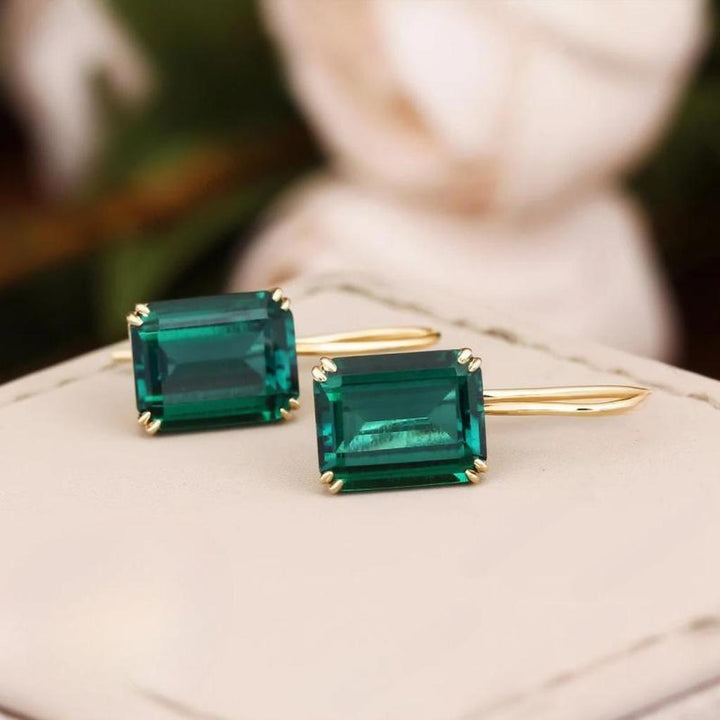 Mila Earrings with Emerald