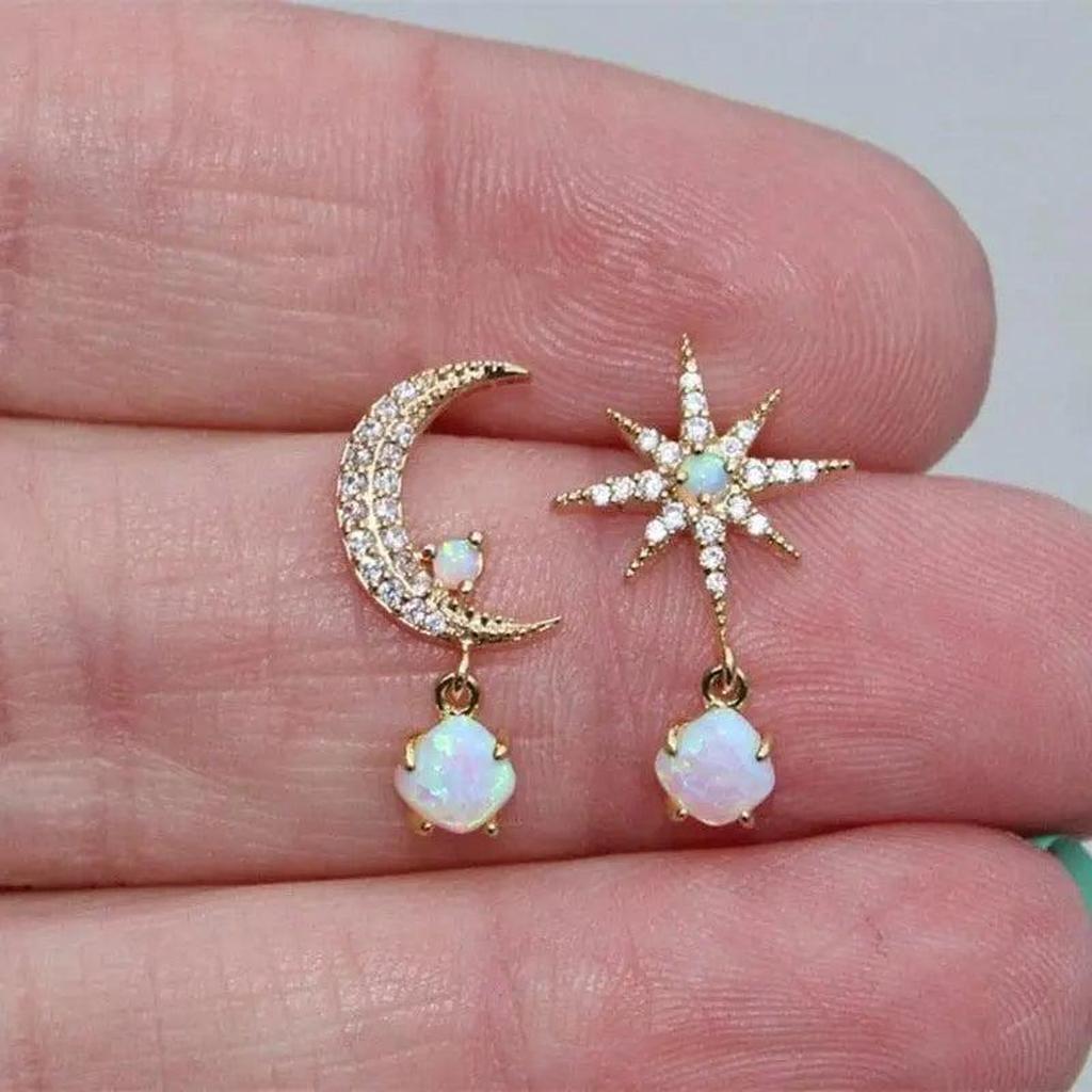 Earrings Moon and Star in Gold and Opal