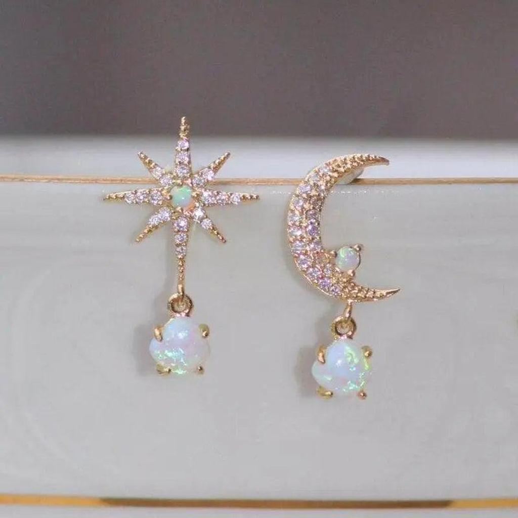 Earrings Moon and Star in Gold and Opal