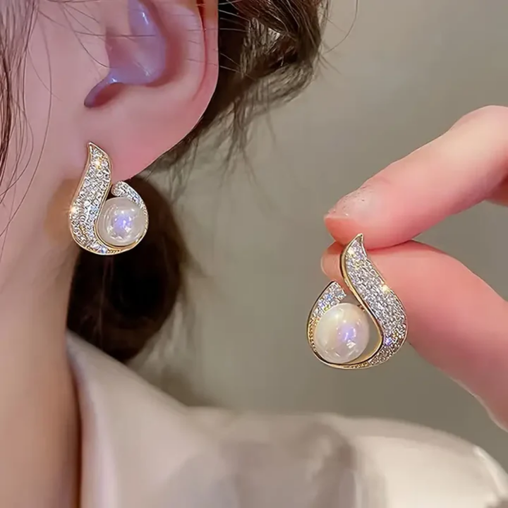 Zircon Earrings with Shiny Pearls
