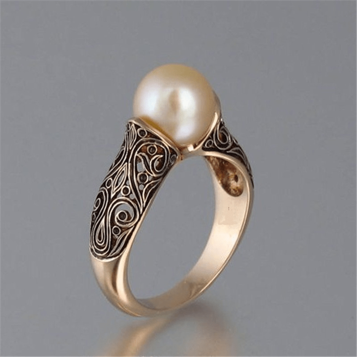 Retro Gold Ring with Pearl