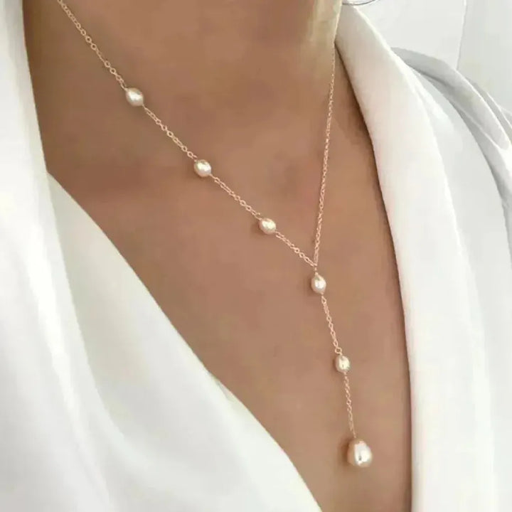 Retro Necklace with Hanging Pearl