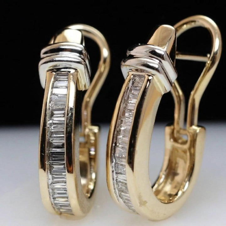 Retro Earrings Made of Gold and Diamond