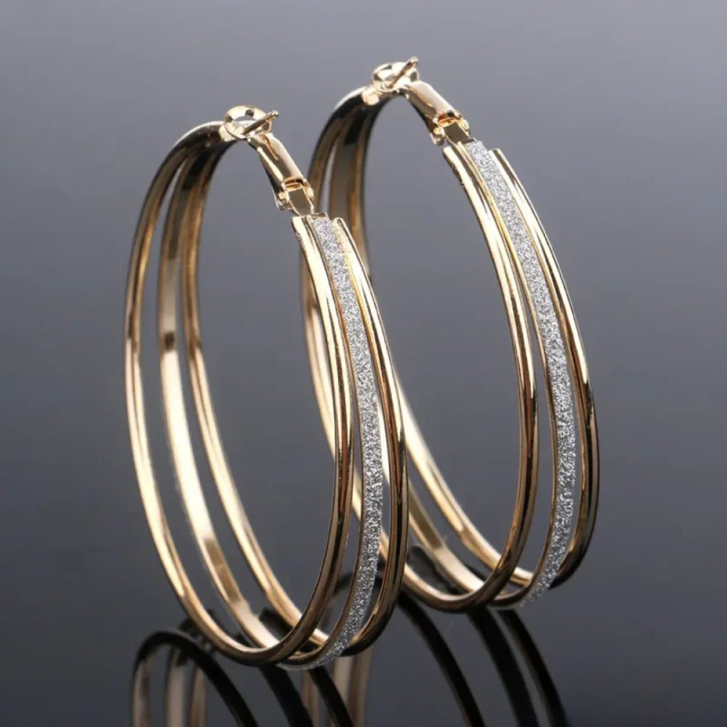 Retro Earrings in White Gold